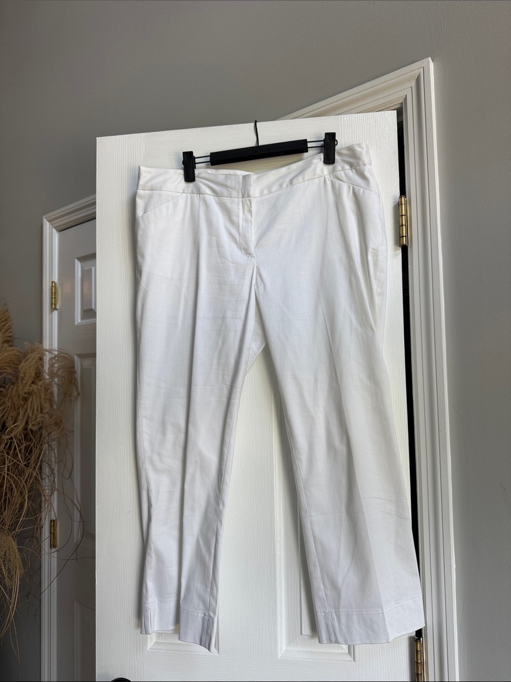Laundry By Shelli Segal White Cropped Pants